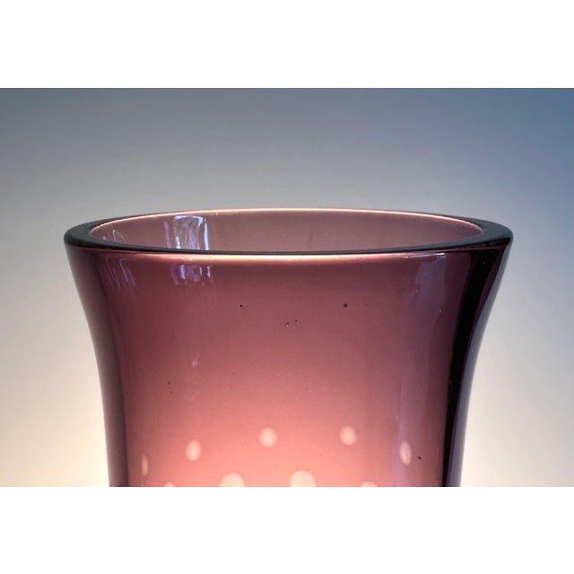 This high-quality glass art vase was created during the 1960s by the renown glass designer Marita Voigt for VEB...