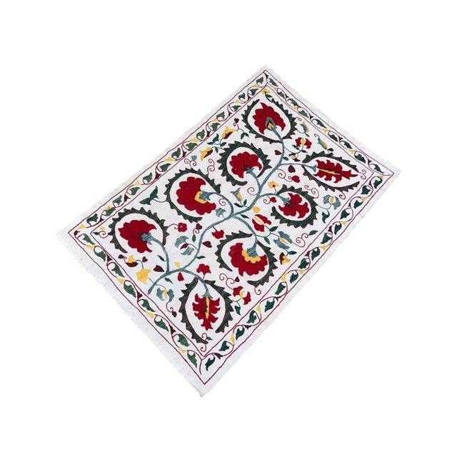1980s Handmade Suzani Fabric Tapestry, 1980s For Sale - Image 5 of 6
