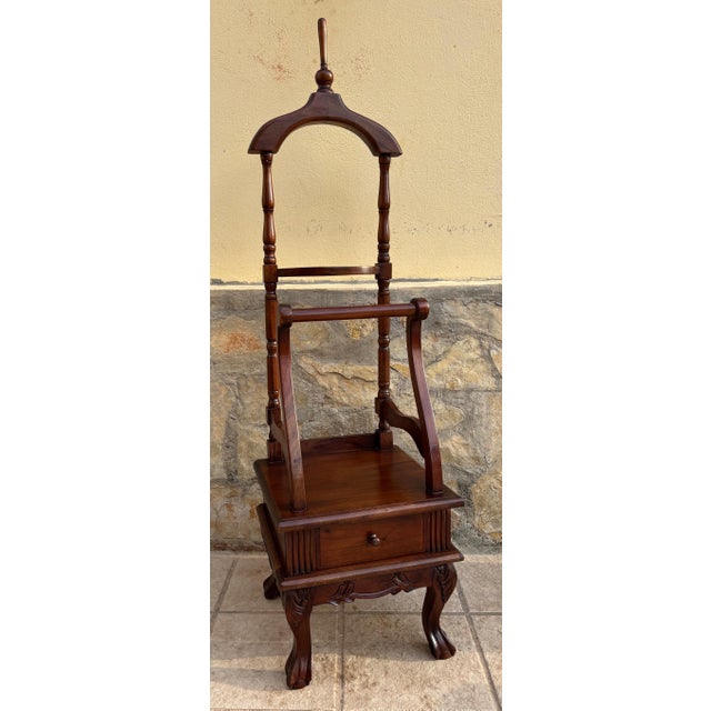 Antique English Chippendale Hardwood Valet Stand With One Drawer For Sale - Image 9 of 17