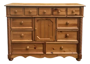 Broyhill Yorkshire Market Rustic Pine Farmhouse Dresser