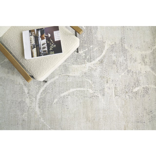 Exquisite Rugs Fine Pure Silk Hand-Knotted Silk Gray/Ivory Rug-9'X12' For Sale In Los Angeles - Image 6 of 7