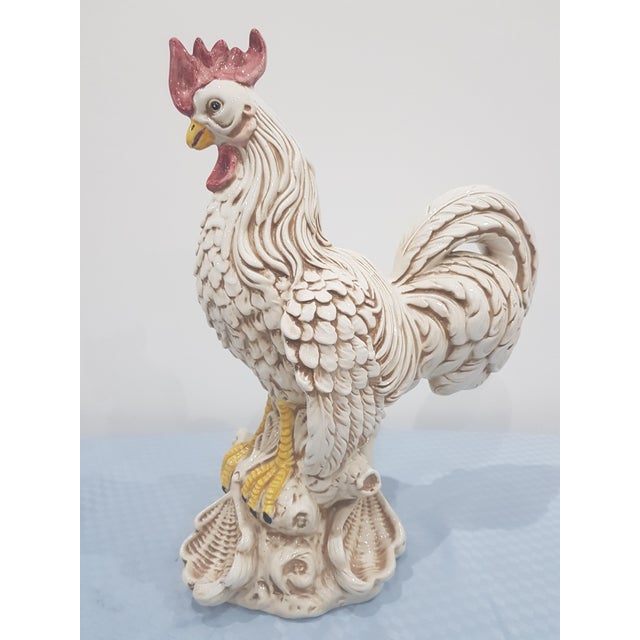 An impressive porcelain figurine of a rooster that attracts attention. Made in Italy. It will decorate any interior and...