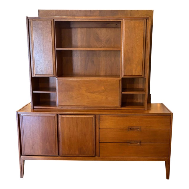 1960s United Furniture Company Mid-Century Modern Hutch For Sale