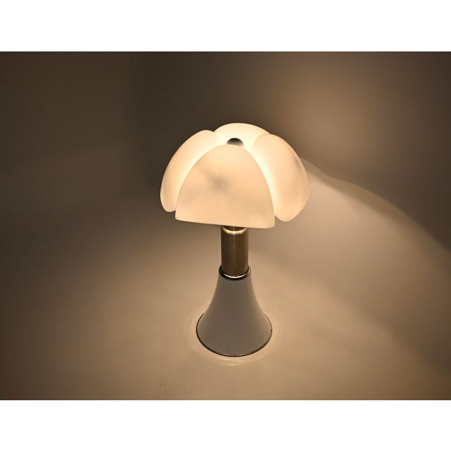 White White Pipistrello Table Lamp by Gae Aulenti for Martinelli Luce, 1990s For Sale - Image 8 of 15