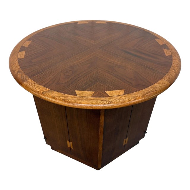 Mid-Century Modern Lane Acclaim Round Walnut Side Table - Refinished For Sale