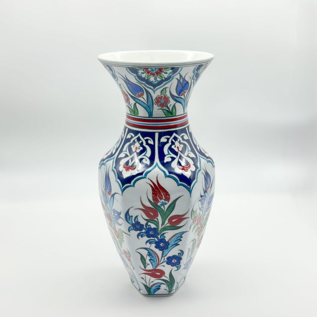 Handmade Ceramic Faceted Vase (25cm) – Red Tulips & Blue Rumi Arches – Hexagonal Form For Sale - Image 6 of 7