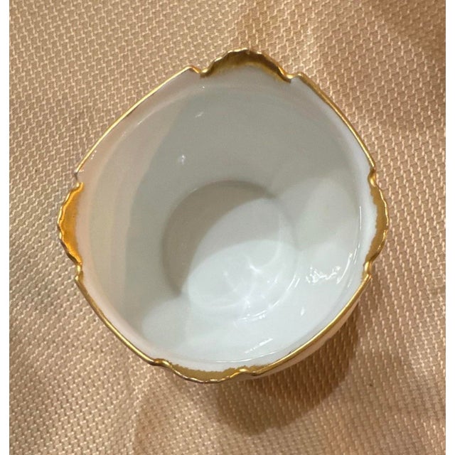Traditional Early 20th Century T&v Limoges France Hand Painted Porcelain Floral Vase With Gold Trim For Sale - Image 3 of 5