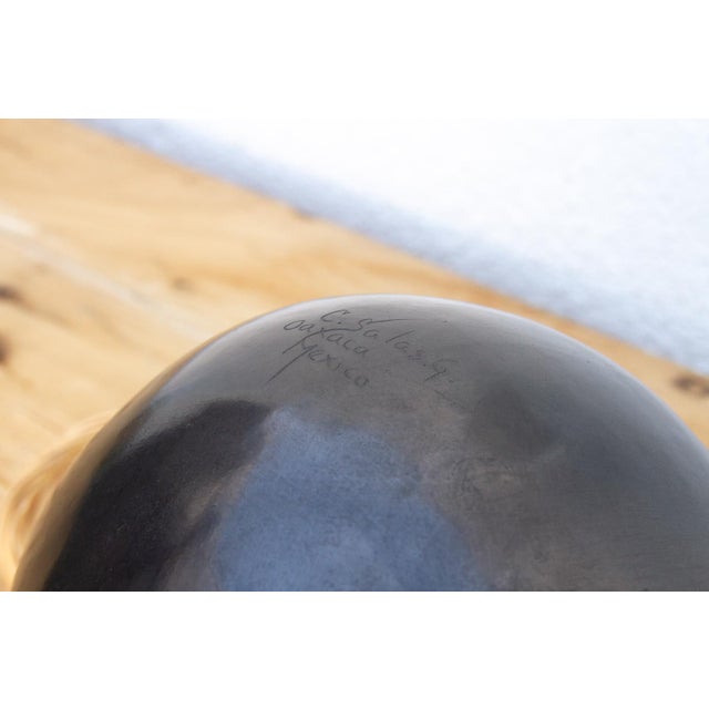 Vintage San Bartolo Black Clay Global Vessel For Sale In Los Angeles - Image 6 of 7