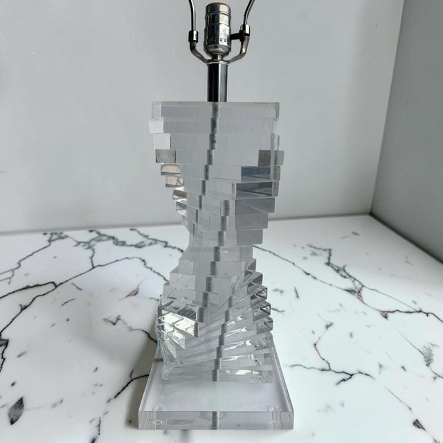 Lucite Helix Spiral Table Lamp For Sale In Miami - Image 6 of 9