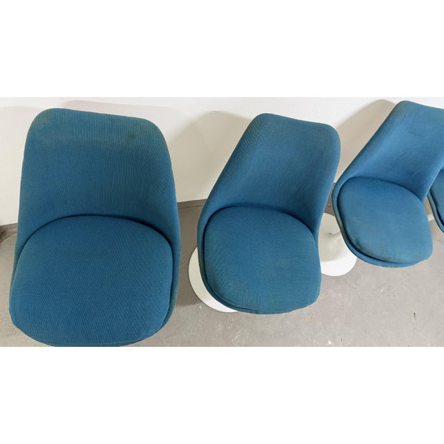 Metal Mid-Century Modern Tulip Swivel Side Chairs by Eero Saarinen for Knoll International, 1970s, Set of 4 For Sale - Image 7 of 8