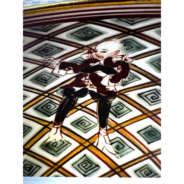 Antique Meiji Period Imari Charger Featuring a Nanban Presentation of Black Ships and Portuguese Merchants and Sailors For Sale - Image 17 of 18