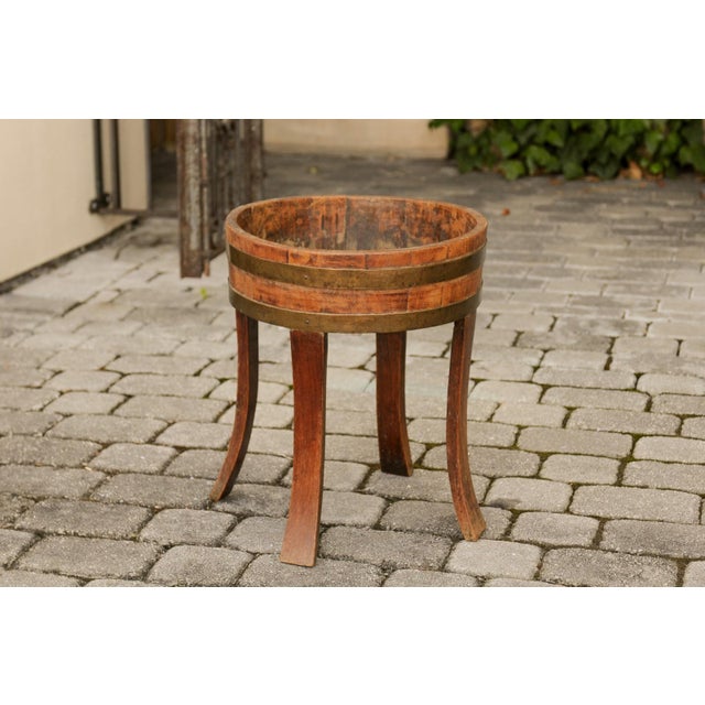 English Oak 1880s Circular Planter with Brass Braces Mounted on Splaying Legs For Sale - Image 4 of 11