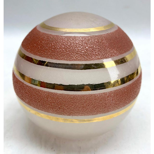 French Art Deco Table Lamp with Stylized Spelter Representation of Bird, 1935 For Sale - Image 11 of 15