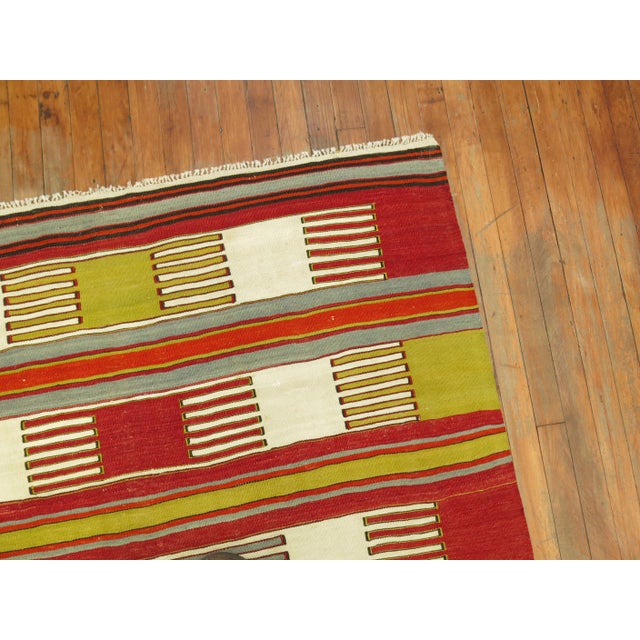 Vintage Turkish Kilim - 4'5" x 6'3" For Sale In New York - Image 6 of 7