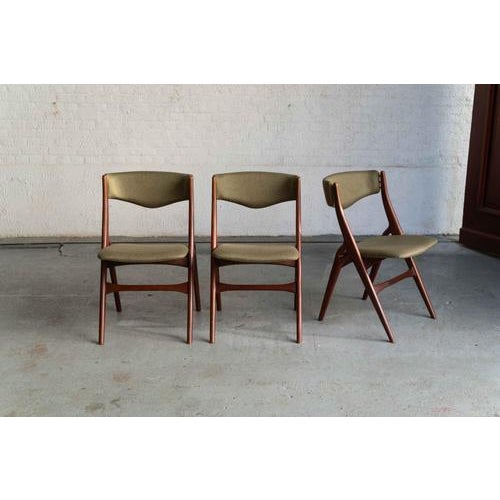 This set of 6 ‘Aska’ dining chairs was designed by Louis Van Teeffelen and produced by Wébé in the Netherlands in the...