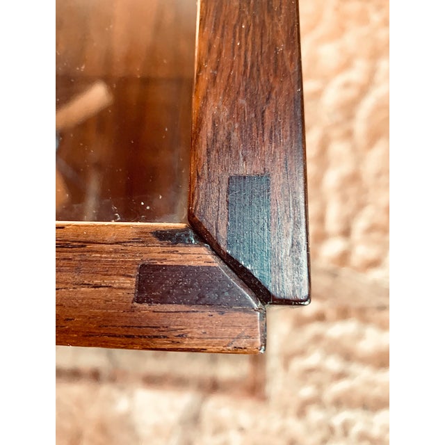 'Joaquim Tenreiro Style' Mid-Century Modern Brazilian Rosewood and Glass Rolling Bar Cart, Side Table For Sale - Image 11 of 12