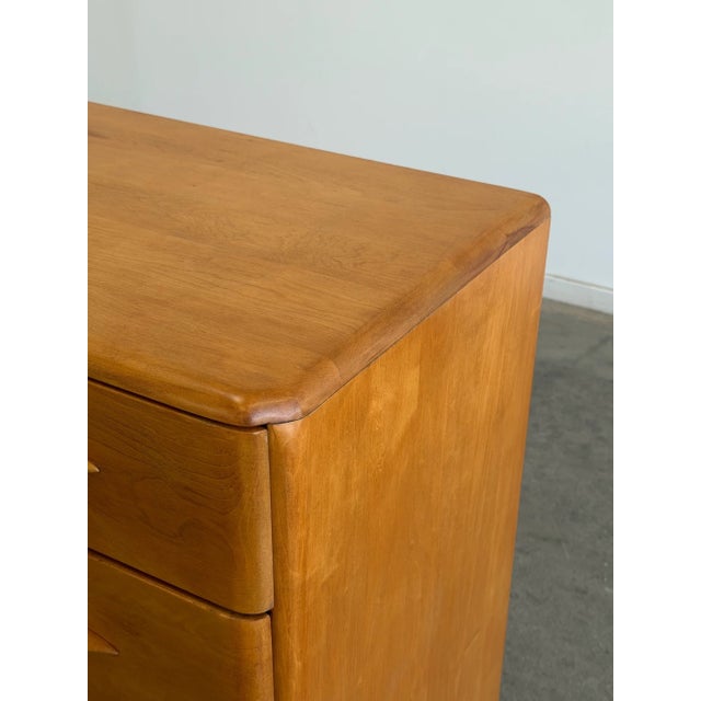 1960s Heywood-Wakefield "Encore" 8-Drawer Lowboy Dresser, Attributed For Sale - Image 4 of 14