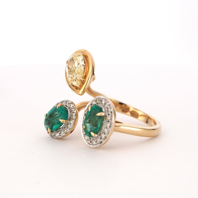 Green 14k Yellow Gold Ring With 1.57ct Oval Emerald and 0.91ct Yellow Natural Diamond, Size 7 For Sale - Image 8 of 10