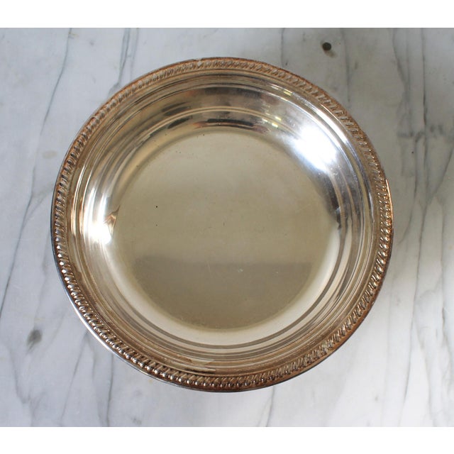 Sheffield Silver Co. Vintage Sheffield Silver Co. Footed Silverplate Serving Bowl For Sale - Image 4 of 7