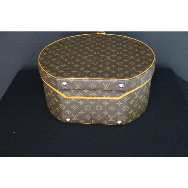 Round Monogram Canvas Hat Box by Louis Vuitton, 1980s For Sale - Image 15 of 17