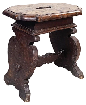 Italian Stool in Walnut, 1600s