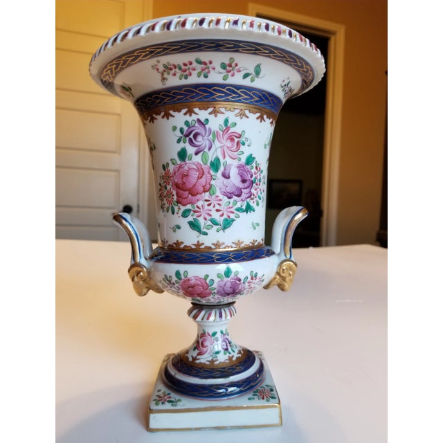 Ceramic Samson Chinese Export Style Armorial Urn For Sale - Image 7 of 11