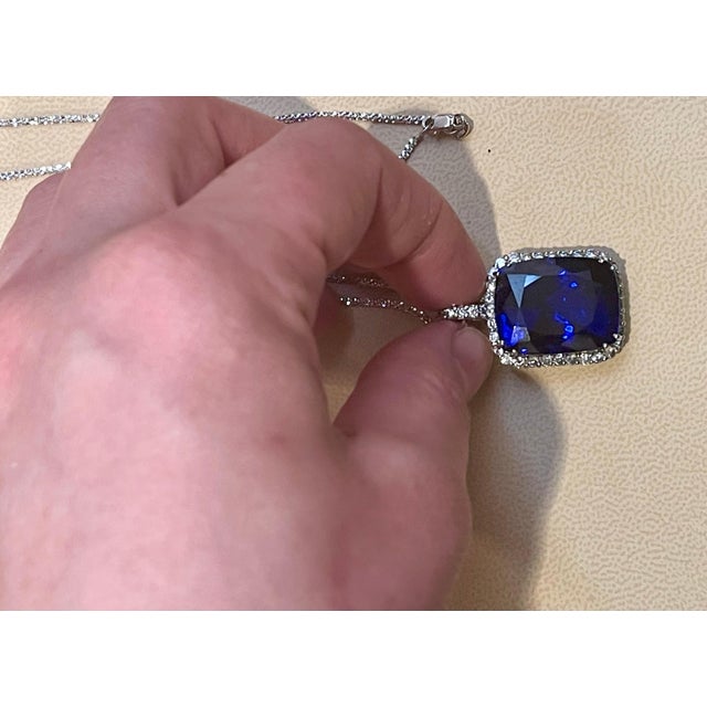 Contemporary 37.5 Carat Tanzanite Necklace & Diamond Pendant with Chain 14 Karat White Gold For Sale - Image 3 of 18