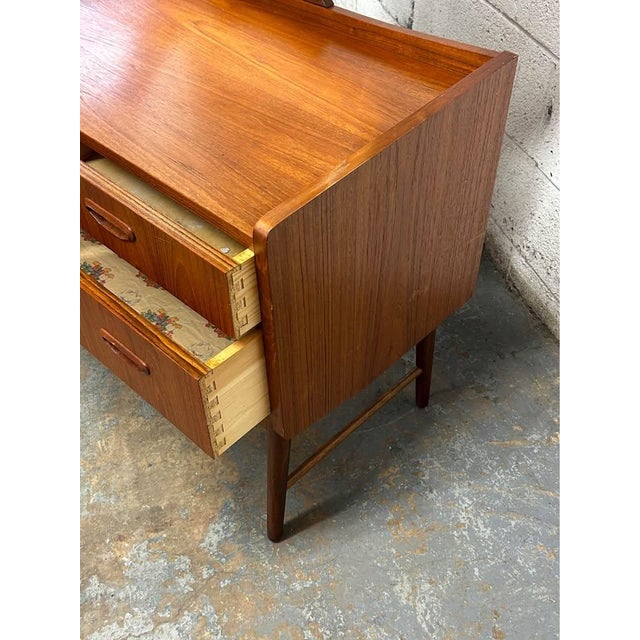 1960s Danish Teak Mid Century Modern Vanity Dressing Table Tri-Fold Mirror 1960s For Sale - Image 5 of 6