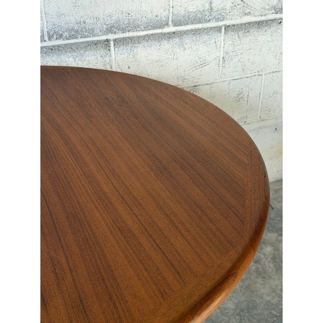 Brown Vintage Danish Teak Round Extendable Dining Table – Mid-Century Modern Scandinavian Dining Table With Leaf For Sale - Image 8 of 11