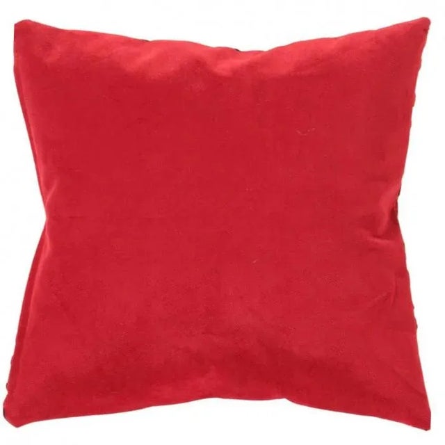 A long-standing Scalamandre classic, Tiger's graphic tiger skin pattern layers beautifully against a woven ombre of color,...