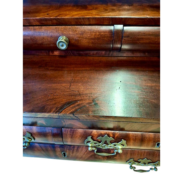 Early 19th-Century American Empire Dressing Table With Flame Mahogany Veneer For Sale - Image 9 of 14