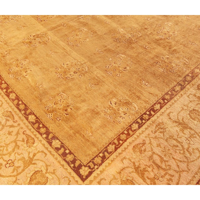 Few types of antique rugs can rival the natual elegance of Indian carpets. Devoted to their past, yet open to the future,...
