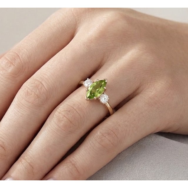 Contemporary Peridot & Cubic Zirconia Ring - Wedding Engagement Ring - August Birthstone Statement Ring Us 7 For Sale - Image 3 of 5