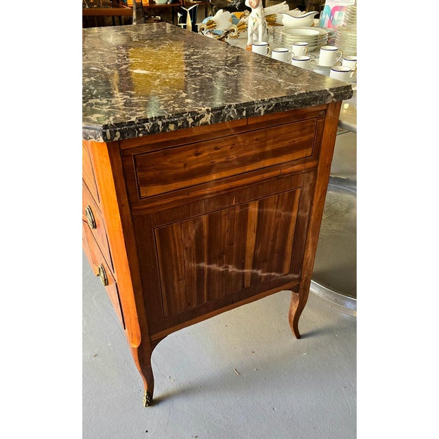 Brown Marquetry Commode with Projecting Top For Sale - Image 8 of 18