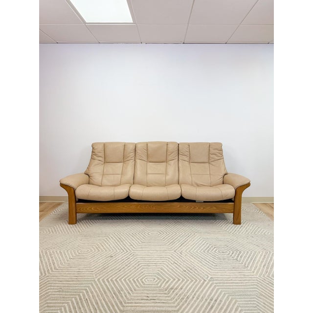 Late 20th Century Ekornes Stressless Buckingham 3-Seat Recliner Sofa Vintage MCM 90" Wide For Sale - Image 15 of 17