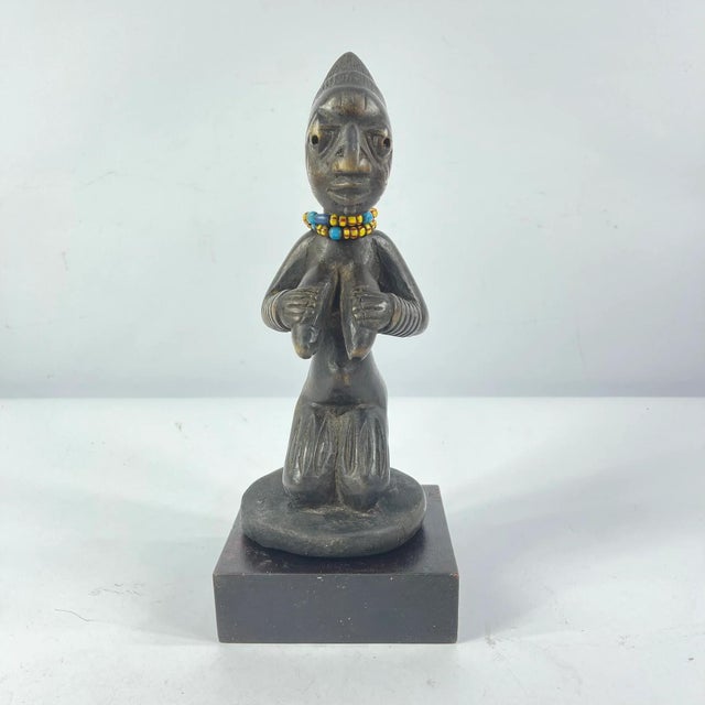 African Early 20th Century Yoruba Kneeling Female Figure on Custom Base Nigeria For Sale - Image 3 of 7