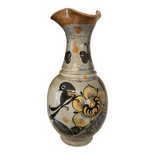 Mid 20th Century Tonala Black Bird Grey Clay Ruffled Vase For Sale