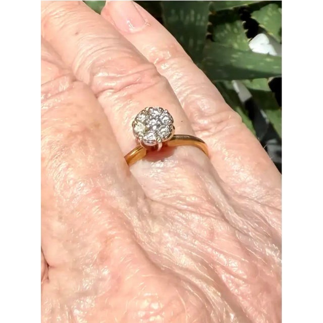 Metal 14k Gold and Diamond Cluster Ring For Sale - Image 7 of 8
