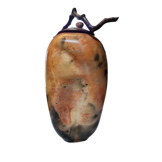 Stunning unique Andy Smith, North Carolina, raku studio pottery lidded vase in excellent condition. Masterful glazing...