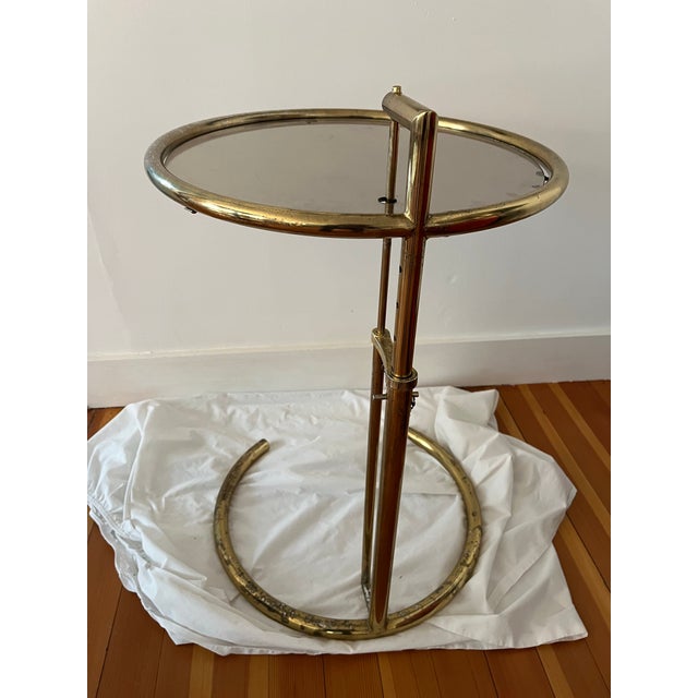 Art Deco 1980s Adjustable Brass Finished Metal & Tinted Glass Side Table, After Eileen Gray E1027 Table For Sale - Image 3 of 6