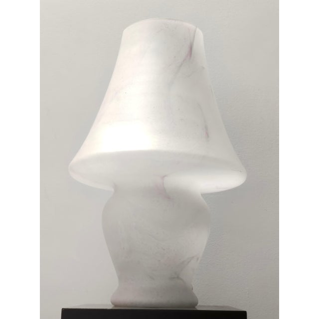1970s Vintage Italian White Murano Glass Table Lamp with Pink Marble Effect, 1970s For Sale - Image 5 of 16