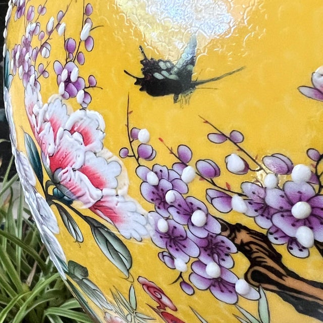 Chinoiserie 1980s yellow temple vase // Chinoiserie // yellow ceramic vase // floral vase // birds and flowers // enamel // oversized vase For Sale - Image 3 of 10