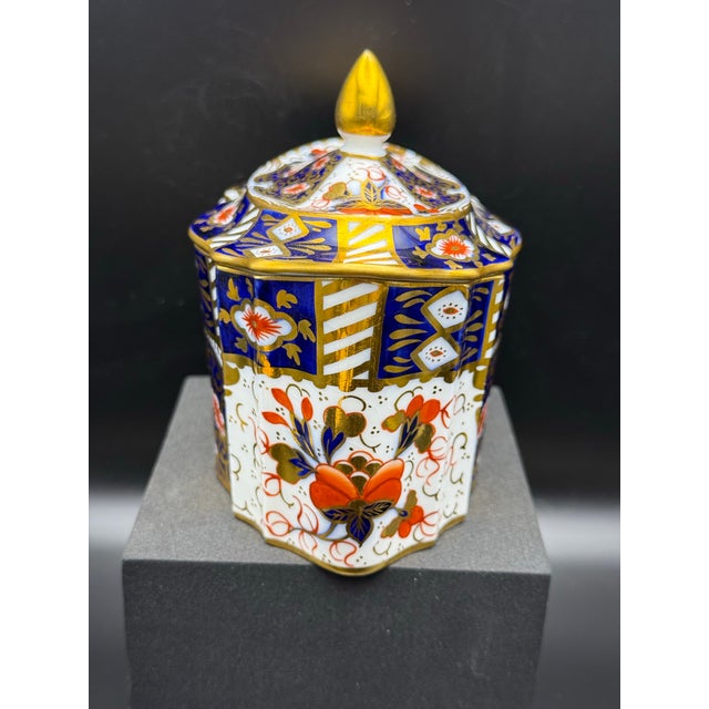 Wedgwood Antique 1930 Wedgwood X6061 Imari Porcelain Covered Sugar Bowl For Sale - Image 4 of 9
