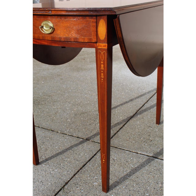 Councill Craftsmen Mahogany Drop-Leaf Accent Table - Duncan Phyfe Style With Banded Detail For Sale - Image 14 of 17