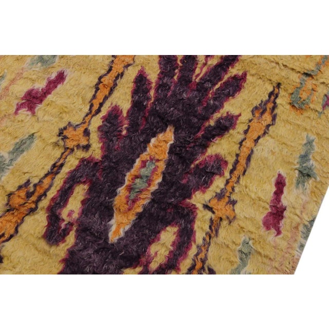 Shabby Chic 1990s 1990s Vintage Moroccan Lt. Gold Wool Rug - 5′1″ × 7′6″ For Sale - Image 3 of 9