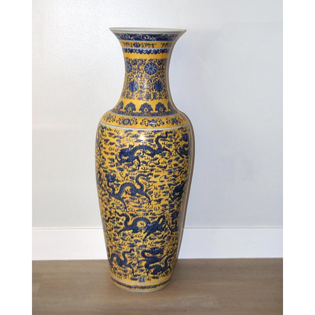1920s 1920s Chinese Yellow-Ground Blue and White Dragon Floor Vase With Apocryphal Kangxi Mark For Sale - Image 5 of 12