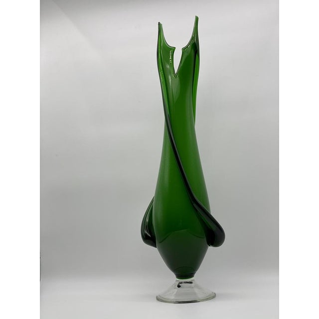 Vintage Green Swirl Torchon Blown Glass Vase attributed to Fratelli Betti, Italy, 1950s For Sale - Image 4 of 7
