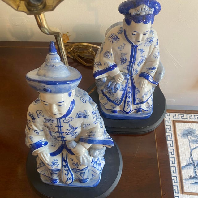 Vintage Mid 20th Century Chinese Chinoiserie Blue & White Figurine