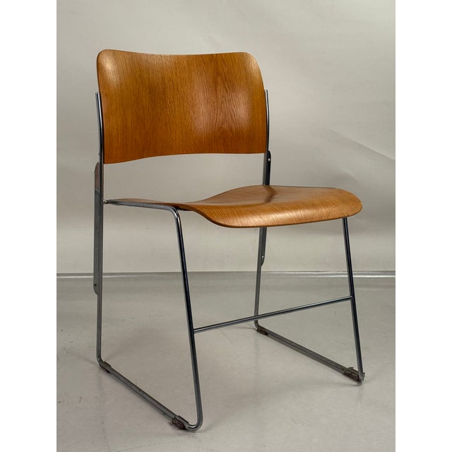 1970s Pair of Original Chrome and Plywood 40/4 Stackable Chairs by David Rowland For Sale - Image 13 of 18