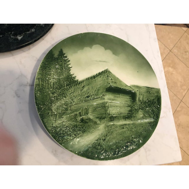 CORRECTION TO SHIPPING TIME, THIS IS SELLER SHIPPING, ARRIVAL TIME IS 4-10 DAYS FROM PURCHASE DATE. A unique moss green...